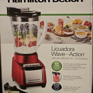 Hamilton Beach Red and Black Wave-Action Blender